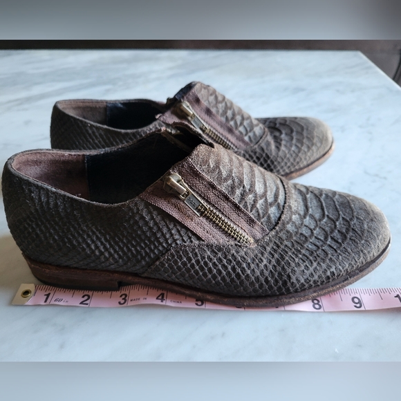 FP Flats Oxford Loafer - Picture 2 of 9